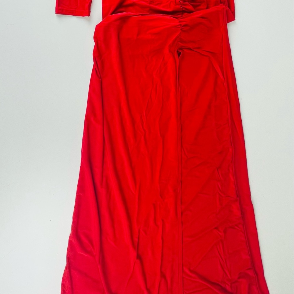 Missguided Red Ruched One-Shoulder Dress - Picture 3 of 9